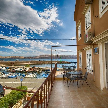 Apartmani Cindric Karlobag Bagian luar foto