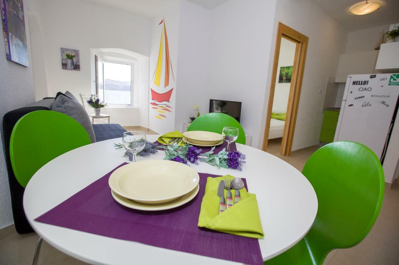 Apartmani Cindric Karlobag Bagian luar foto