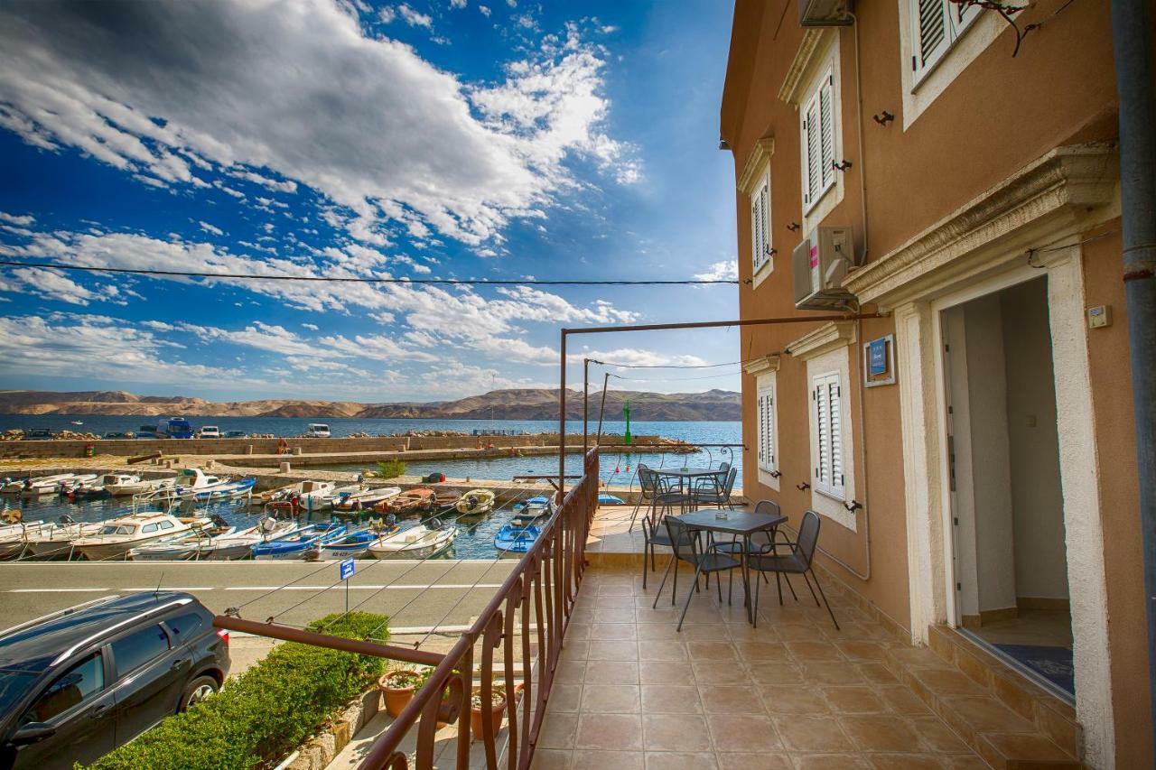 Apartmani Cindric Karlobag Bagian luar foto