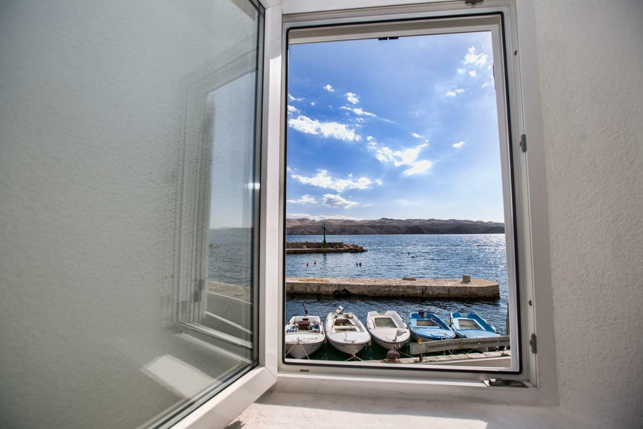 Apartmani Cindric Karlobag Bagian luar foto