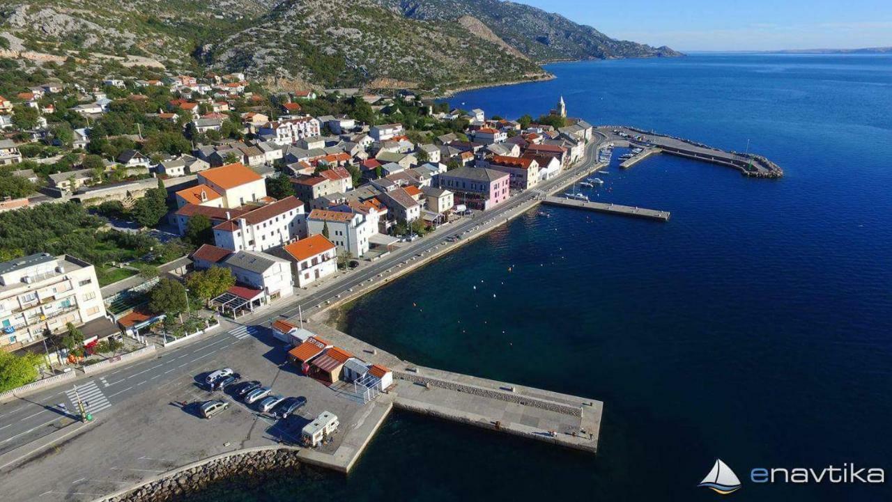 Apartmani Cindric Karlobag Bagian luar foto
