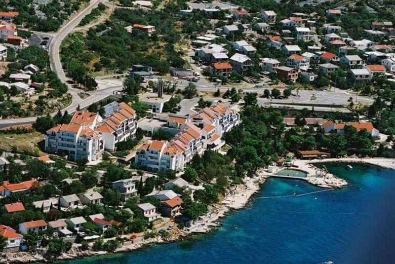 Apartmani Cindric Karlobag Bagian luar foto